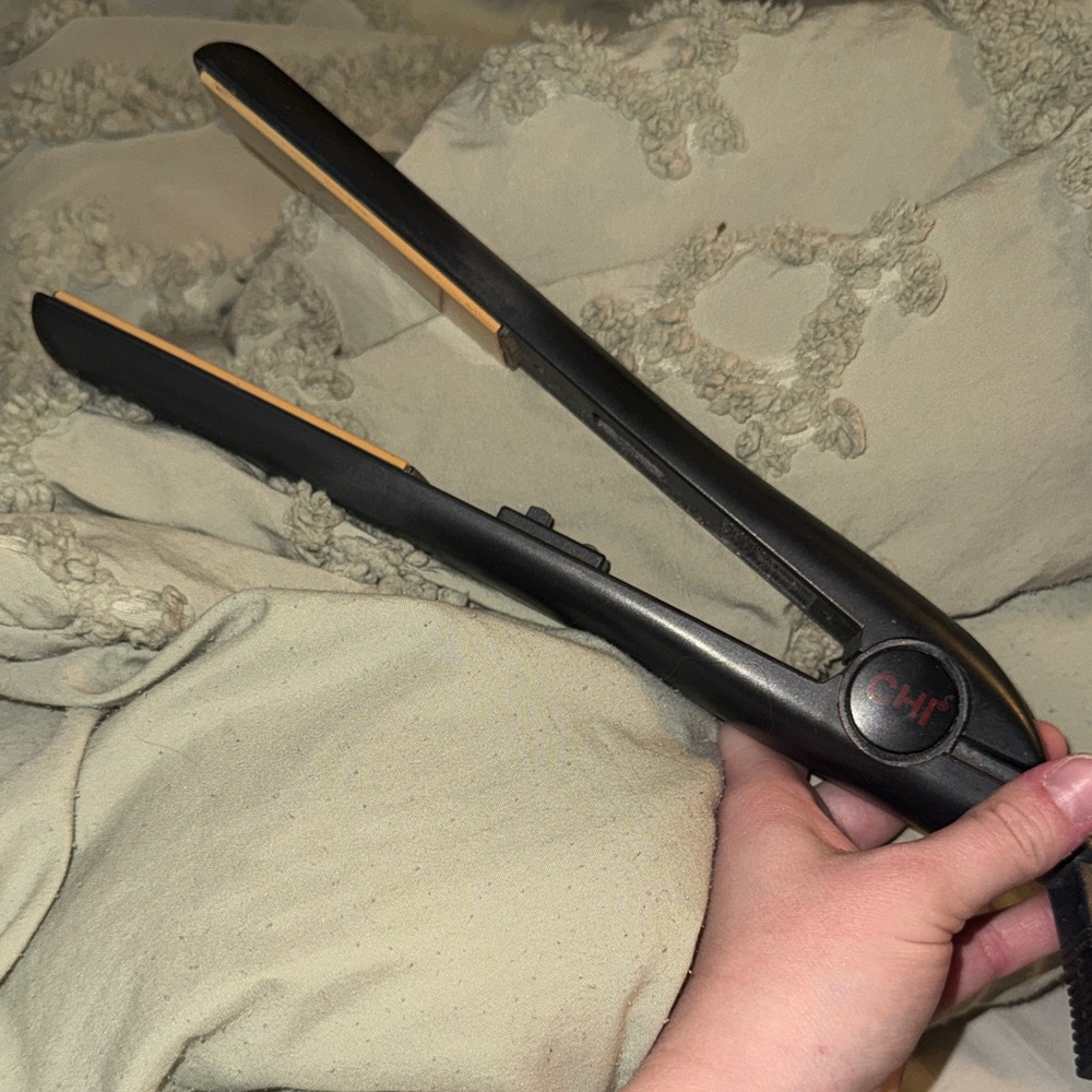ghd Black Hair Straightener with Gold Plates